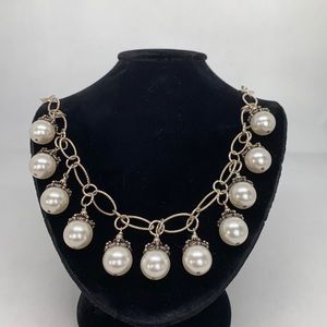 SALE! Beautiful faux pearl dangle necklace